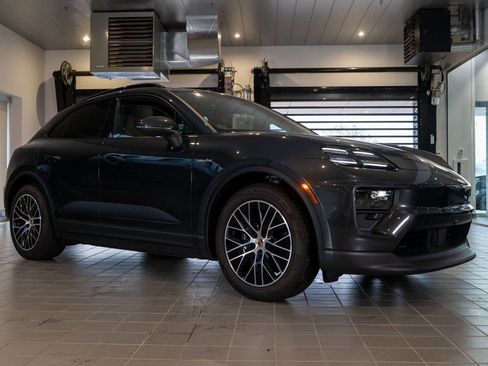 Used 2025 Porsche Macan Electric image 7