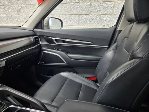 Used 2025 Kia Telluride S AWD/4WD image 31