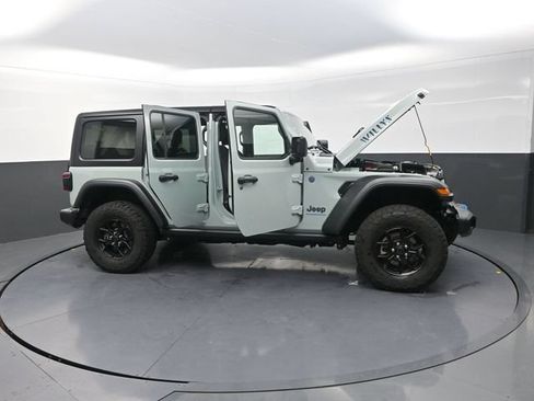 Used 2024 Jeep Wrangler Unlimited AWD/4WD image 37