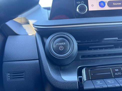 Used 2023 Toyota Prius LE image 5