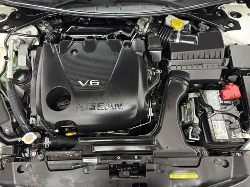 Used 2022 Nissan Maxima SV w/ Floor Mat Group FWD image 38