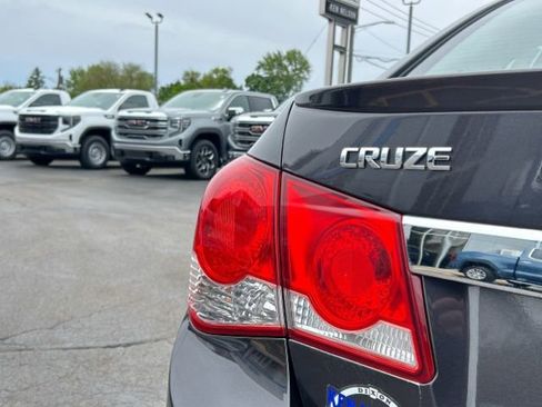 Used 2015 Chevrolet Cruze LTZ w/ Sun, Sound and Sport Package FWD image 9