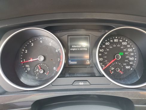 Used 2018 Volkswagen Tiguan SE w/ Front Fog Lights Package FWD image 18