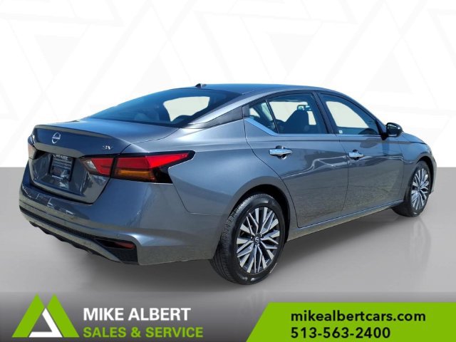 Used 2024 Nissan Altima 2.5 SV FWD image 7
