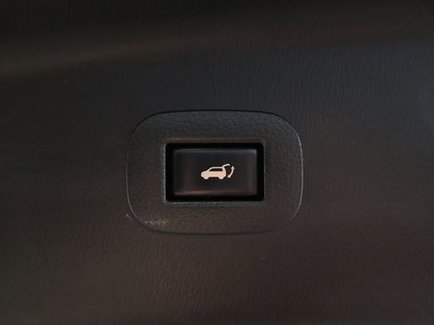 Used 2019 Nissan Armada SL w/ Premium Package image 22