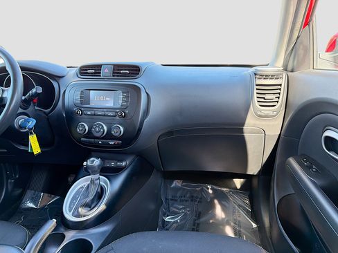 Used 2016 Kia Soul + image 16