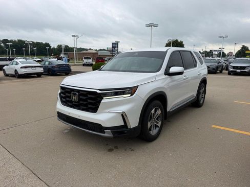 Certified 2025 Honda Pilot EX-L image 7