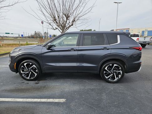 Used 2024 Mitsubishi Outlander SE image 4