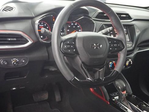 Used 2023 Chevrolet TrailBlazer RS FWD image 5