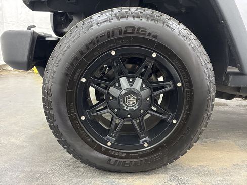 Used 2016 Jeep Wrangler Unlimited Sport AWD/4WD image 22