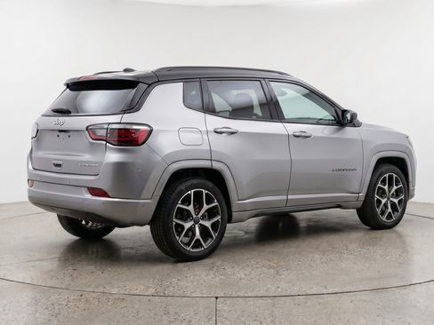 Used 2025 Jeep Compass Limited AWD/4WD image 9