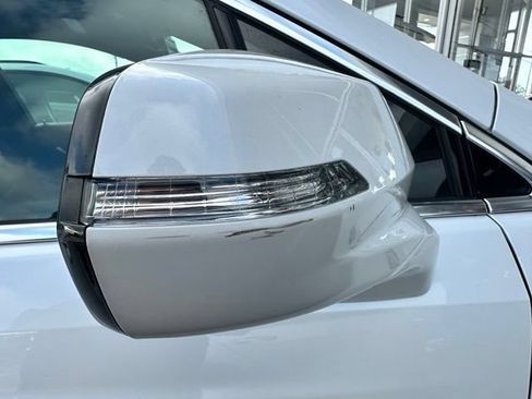 Used 2025 Cadillac XT5 Premium Luxury w/ LPO, Red Accent Package FWD image 6