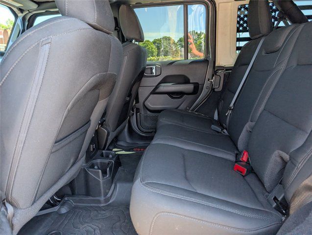 Used 2020 Jeep Wrangler Unlimited Sahara AWD/4WD image 35