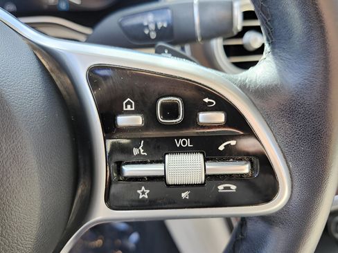 Used 2020 Mercedes-Benz GLC 300 4MATIC image 19