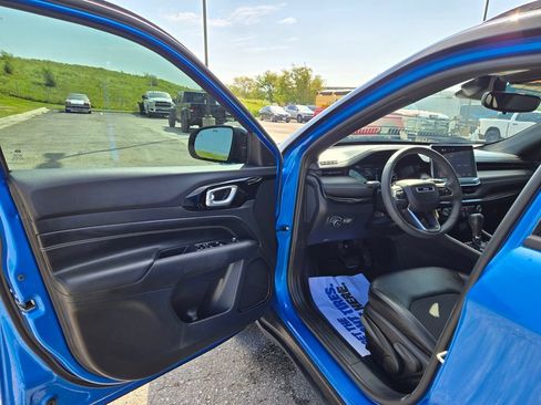 Used 2024 Jeep Compass Latitude AWD/4WD image 12