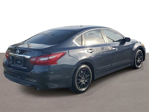 Used 2018 Nissan Altima 2.5 S w/ S Convenience Package image 4