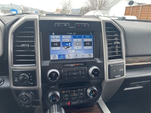 Used 2018 Ford F150 Lariat w/ Equipment Group 502A Luxury image 8