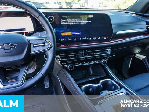Used 2025 Chevrolet Traverse Z71 w/ LPO, Floor Liner Package AWD/4WD image 35