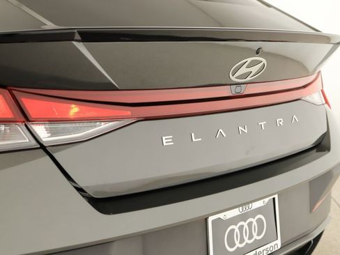 Used 2025 Hyundai Elantra Sport image 30