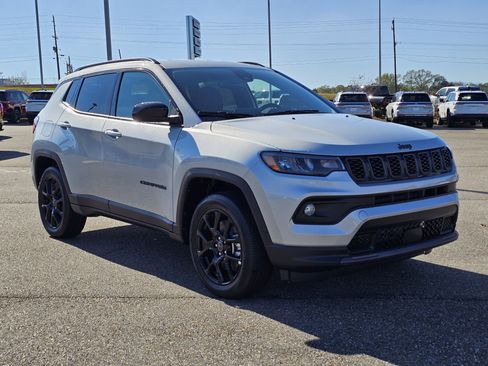 New 2026 Jeep Compass Latitude image 5