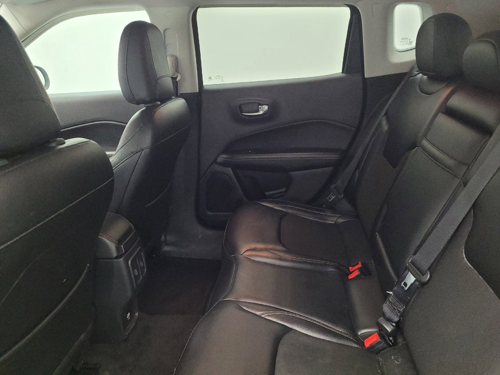 Used 2018 Jeep Compass Latitude w/ Safe & Security Group FWD image 18