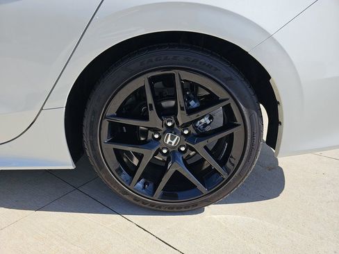 Used 2024 Honda Civic Sport image 29