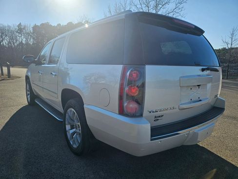 Used 2014 GMC Yukon XL Denali image 8