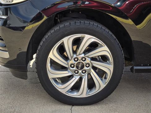 Used 2023 Lincoln Navigator Reserve image 10