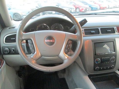 Used 2012 GMC Yukon XL SLT w/ SLT-2 Equipment Package image 18