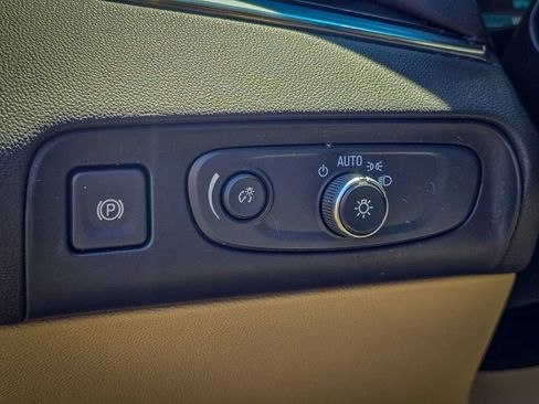 Used 2019 Buick Enclave Essence AWD/4WD image 14