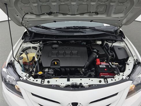 Used 2013 Toyota Corolla S image 28