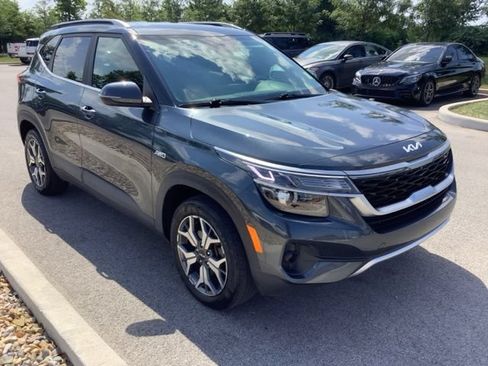 Used 2022 Kia Seltos EX AWD/4WD image 3
