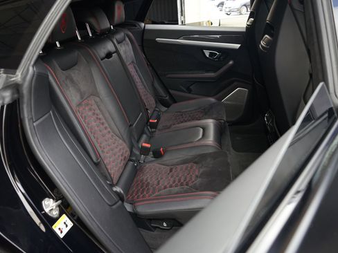 Used 2021 Lamborghini Urus image 24