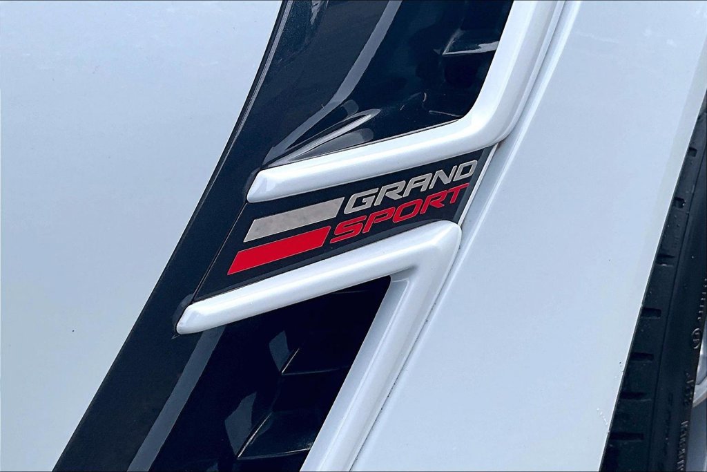 Used 2019 Chevrolet Corvette Grand Sport w/ Grand Sport Heritage Package RWD image 11