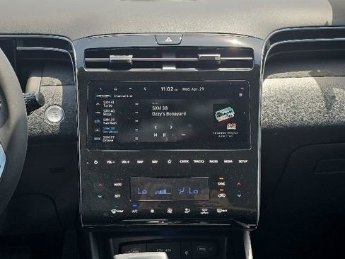 Certified 2024 Hyundai Tucson SEL w/ Convenience Package FWD image 12
