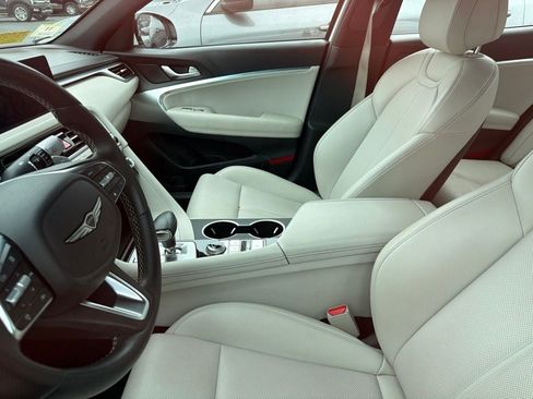 Used 2025 Genesis G70 2.5T AWD/4WD image 2