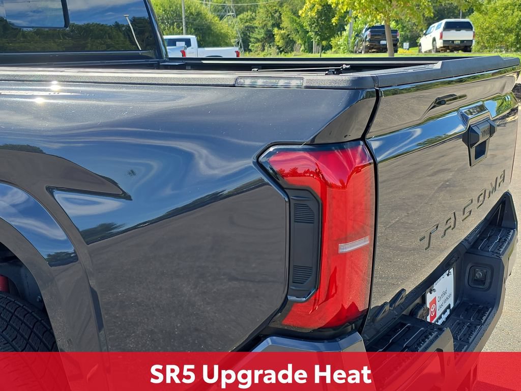 Certified 2025 Toyota Tacoma SR5 AWD/4WD image 37