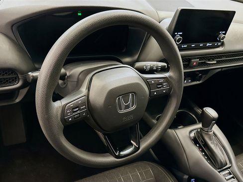 Used 2023 Honda HR-V LX image 18