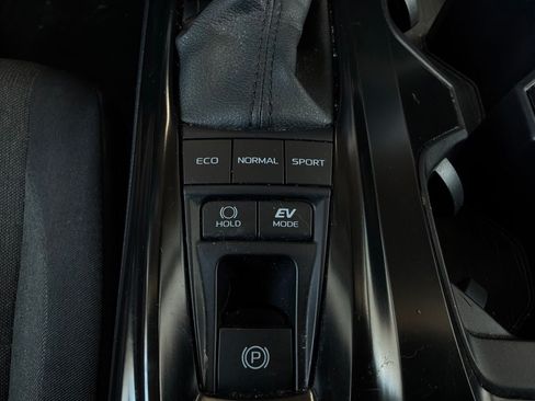 Used 2025 Toyota Camry LE FWD image 22
