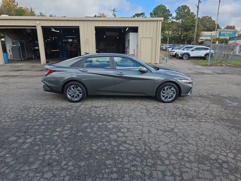New 2026 Hyundai Elantra Blue image 12