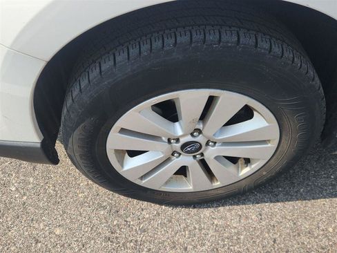 Used 2016 Subaru Outback 2.5i Premium AWD/4WD image 9