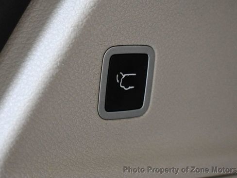 Used 2017 Chrysler Pacifica Touring-L image 49