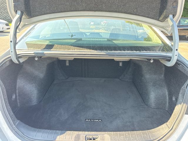 Used 2025 Nissan Altima 2.5 SV FWD image 12