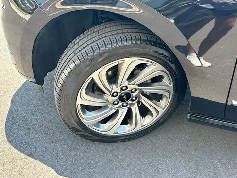 Certified 2024 Lincoln Navigator Premiere AWD/4WD image 24