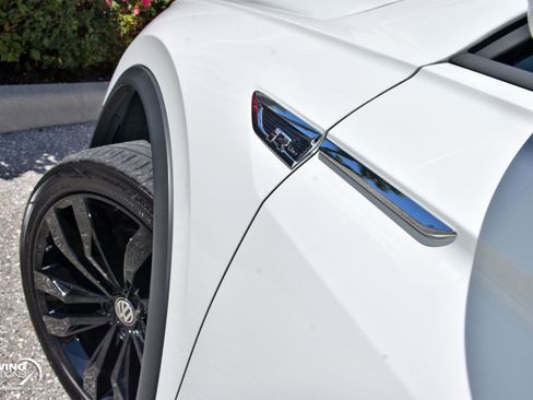 Used 2021 Volkswagen Tiguan SE R-Line image 24