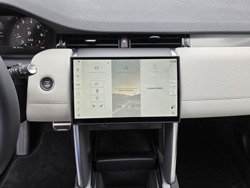 New 2026 Land Rover Discovery Sport Landmark image 16