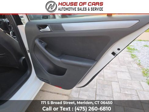 Used 2016 Volkswagen Jetta Sport FWD image 30