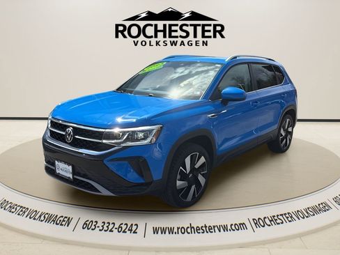 Used 2023 Volkswagen Taos SEL AWD/4WD image 2