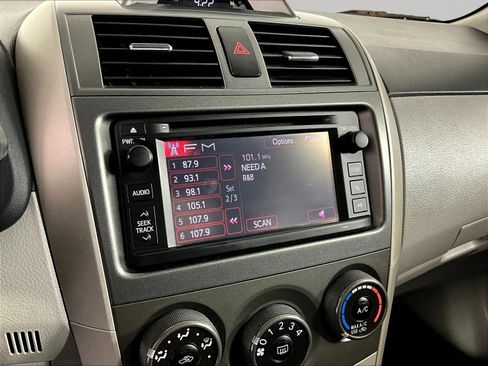 Used 2013 Toyota Corolla LE FWD image 14