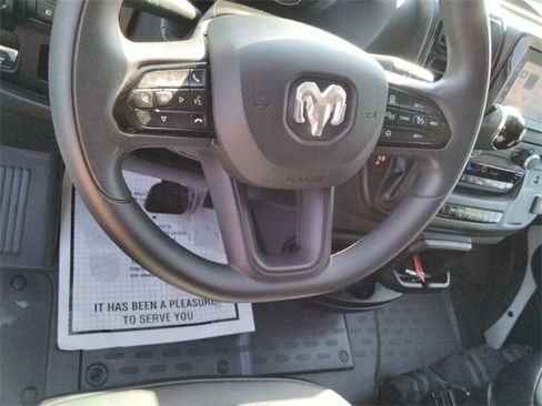 Used 2025 RAM ProMaster 2500 w/ Convenience Group image 26